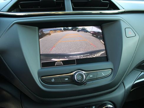 Used 2023 Chevrolet TrailBlazer LS FWD image 16