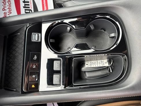 Certified 2025 Nissan Murano SV AWD/4WD image 29