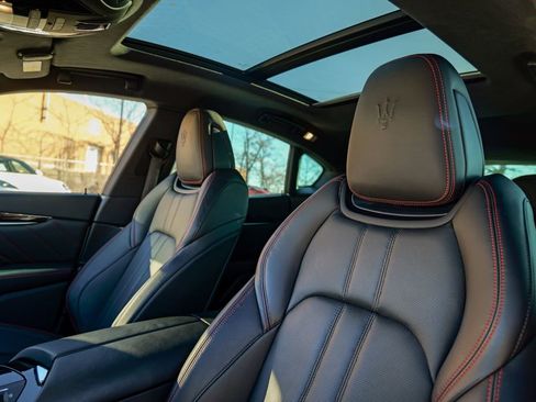 Used 2020 Maserati Levante GranSport image 23