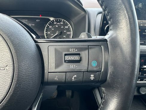 Used 2023 Nissan Rogue SL w/ SL Premium Package image 18