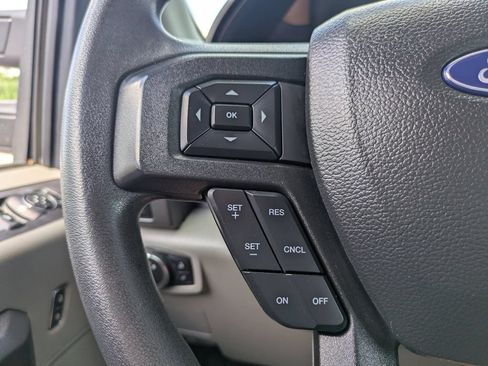 Used 2022 Ford F550 4x4 Crew Cab Super Duty w/ Power Equipment Group image 27