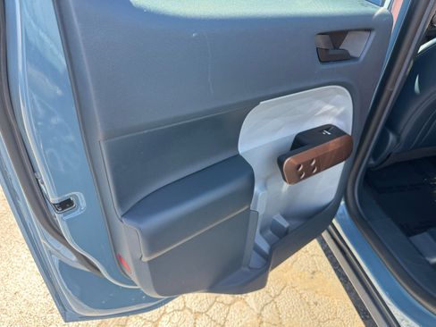 Used 2022 Ford Maverick Lariat image 11