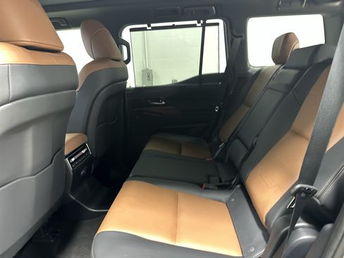 Certified 2025 Lexus GX 550 w/ Accessory Package (2T) AWD/4WD image 31