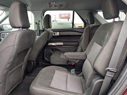 Used 2022 Ford Explorer XLT image 14