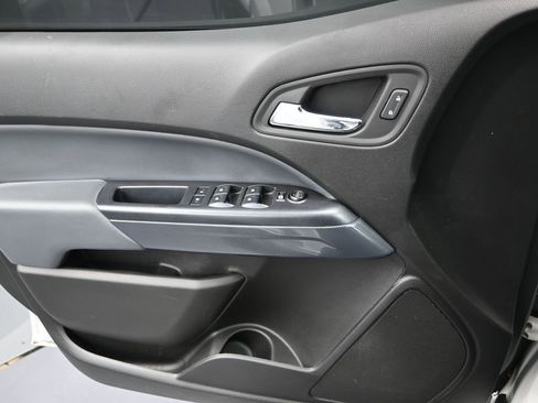 Used 2019 Chevrolet Colorado Z71 image 11