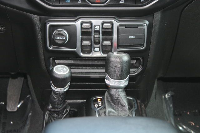 Used 2023 Jeep Wrangler Unlimited AWD/4WD image 19