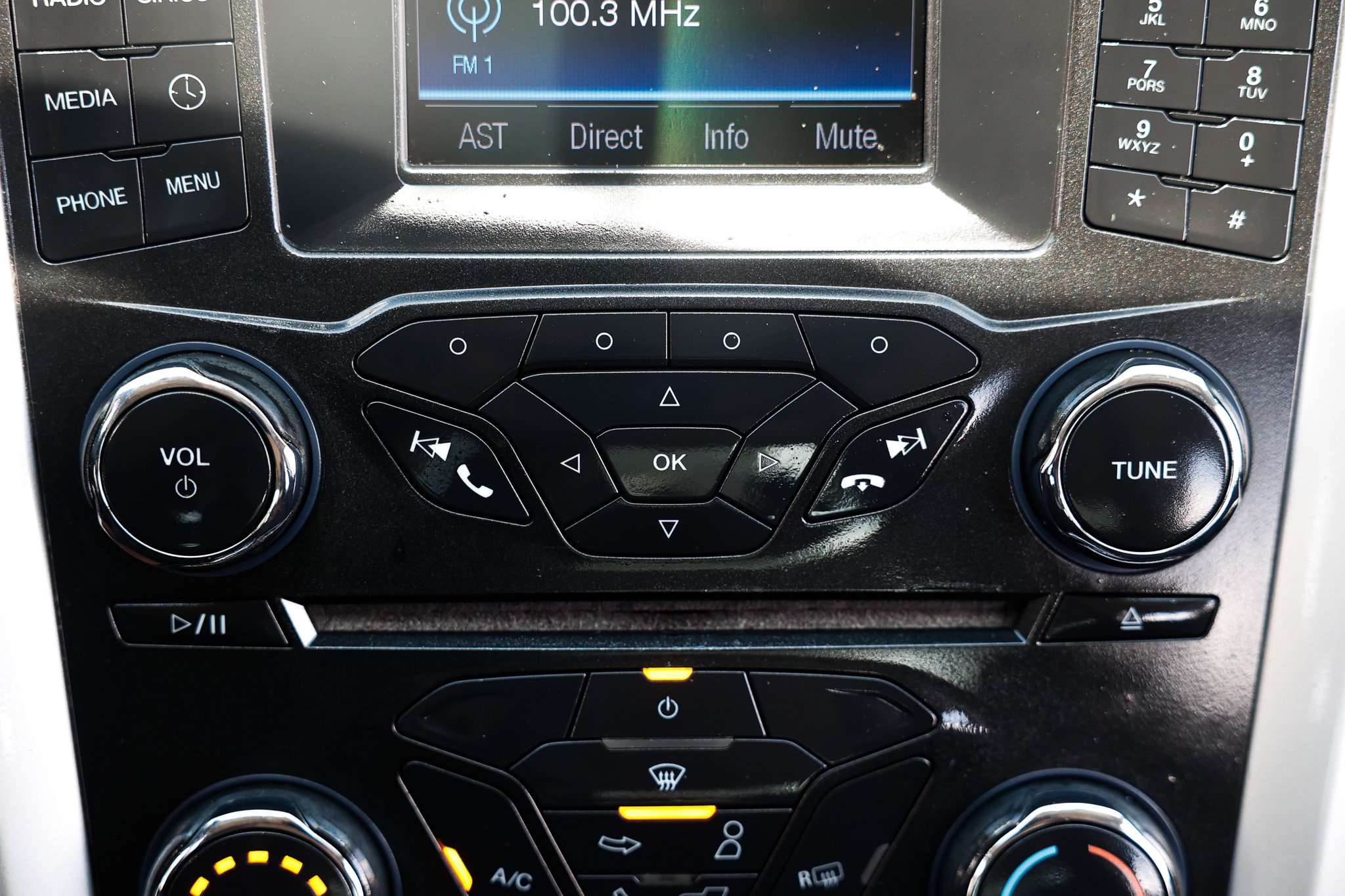 Used 2016 Ford Fusion SE FWD image 34
