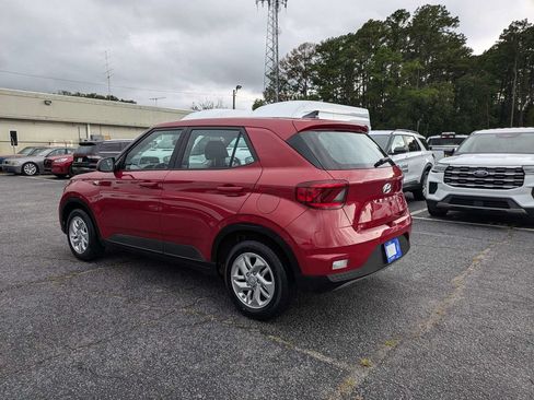 Used 2022 Hyundai Venue SE w/ Cargo Package FWD image 6