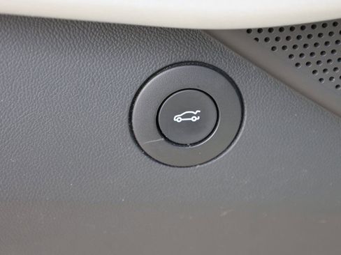 Used 2023 Chevrolet Camaro LT image 13