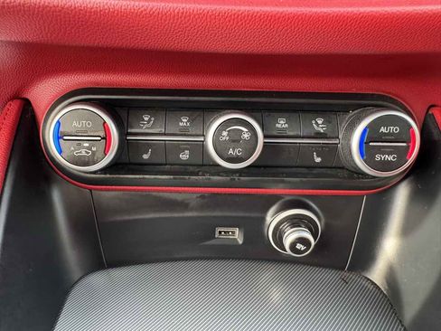 Used 2020 Alfa Romeo Stelvio Ti Sport w/ Quick Order Package 22S Sport AWD/4WD image 15