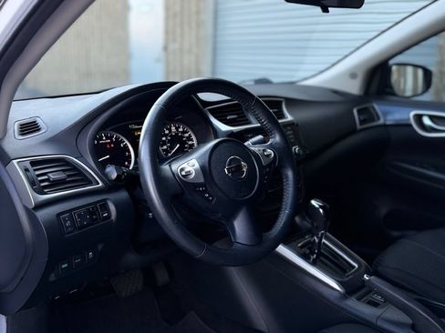 Used 2017 Nissan Sentra SR w/ SR Midnight Edition FWD image 8