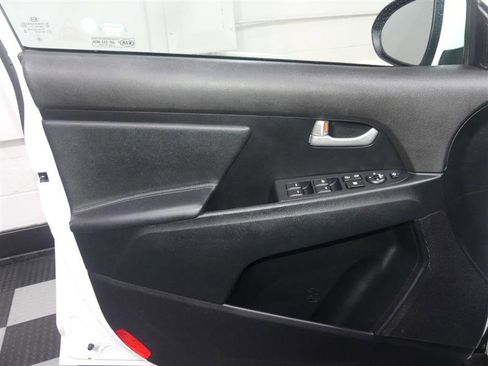 Used 2016 Kia Sportage SX FWD image 17