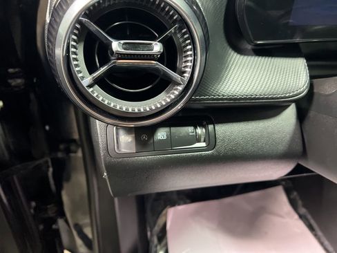 Used 2025 Chevrolet Equinox LT image 23