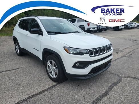 Used 2024 Jeep Compass Latitude w/ Altitude Special Edition AWD/4WD image 1