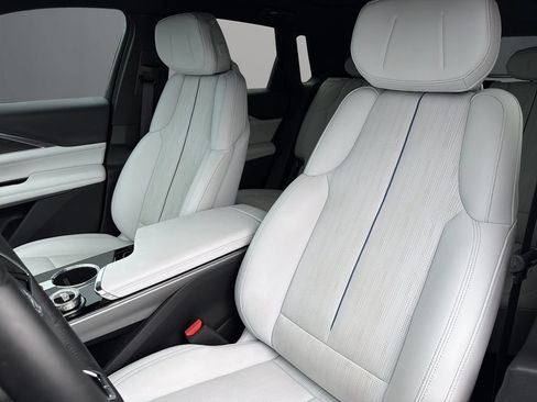 Certified 2024 Cadillac Lyriq Sport RWD image 13
