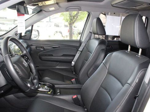 Used 2022 Honda Pilot Touring image 7