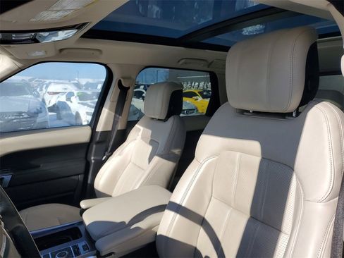 Used 2019 Land Rover Range Rover Sport HSE image 11