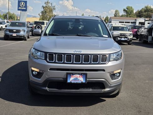 Used 2018 Jeep Compass Latitude w/ Popular Equipment Group AWD/4WD image 2