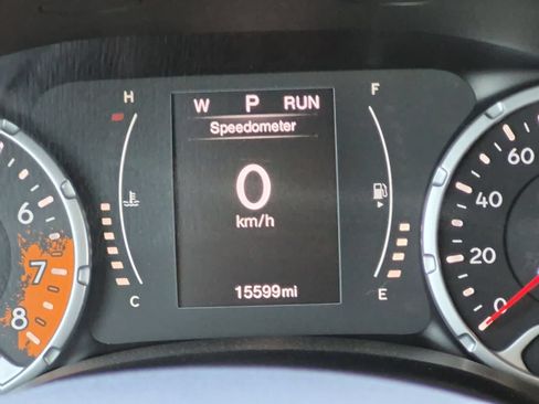 Used 2016 Jeep Renegade Latitude w/ Safety & Security Group AWD/4WD image 32
