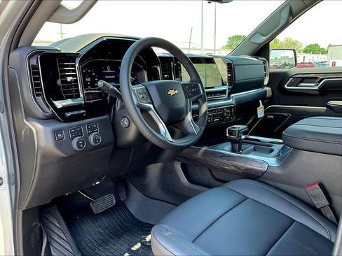 New 2025 Chevrolet Silverado 1500 LTZ w/ LTZ Premium Package AWD/4WD image 8