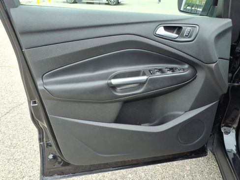 Used 2019 Ford Escape SE FWD image 15