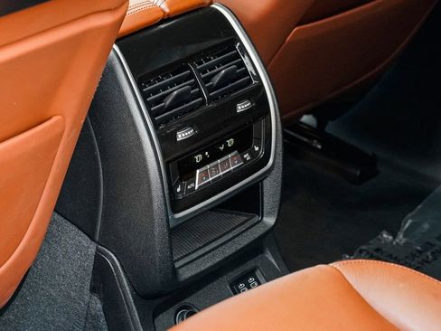 Used 2023 BMW X7 M60i w/ Executive Package image 21