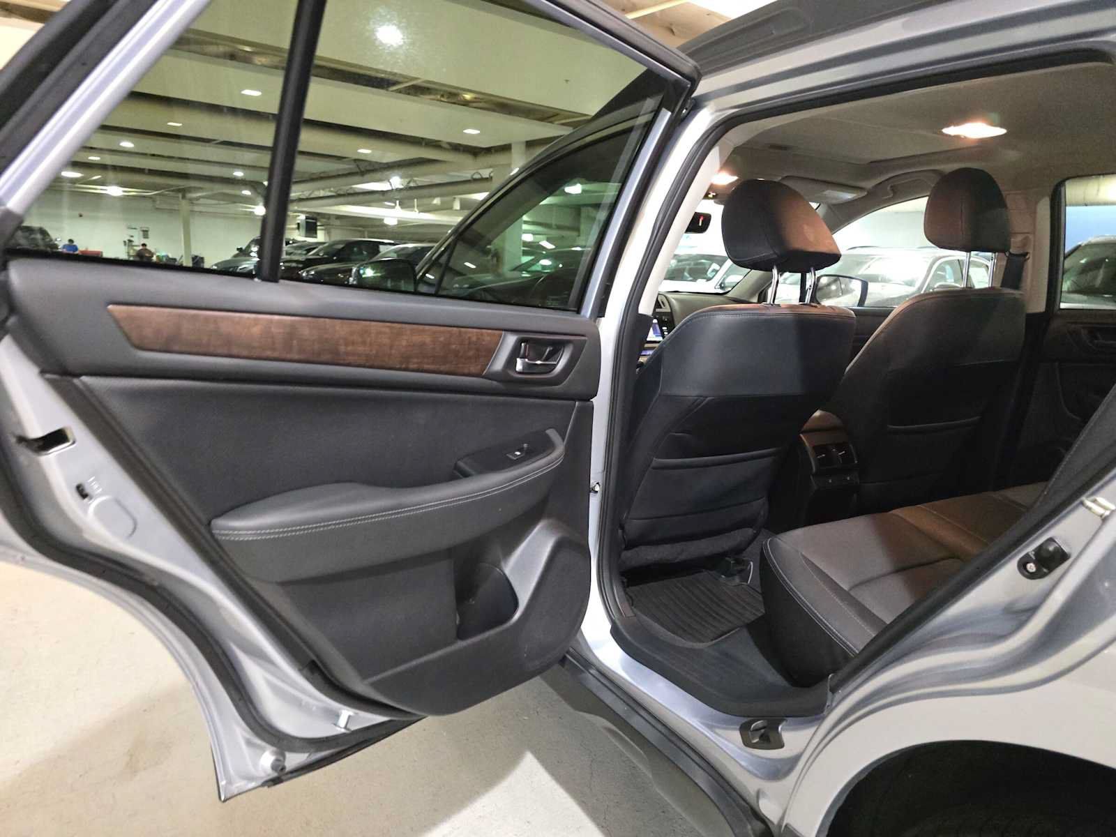 Used 2017 Subaru Outback 3.6R Limited AWD/4WD image 16