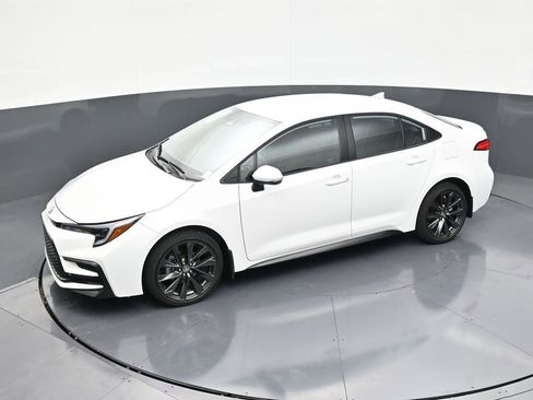 Used 2025 Toyota Corolla SE FWD image 12
