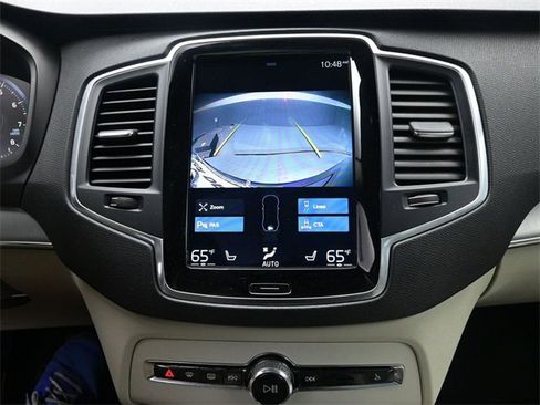 Used 2021 Volvo XC90 T5 Momentum w/ Climate Package image 12