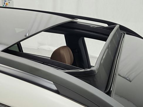 Used 2024 Mercedes-Benz GLS 450 4MATIC image 22