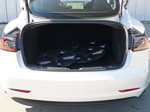 Used 2022 Tesla Model 3 image 10