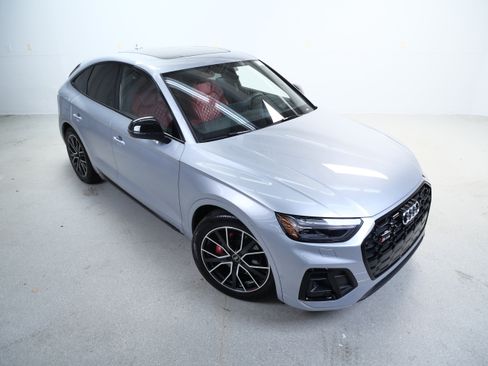 Used 2023 Audi SQ5 Prestige w/ Prestige Package AWD/4WD image 4