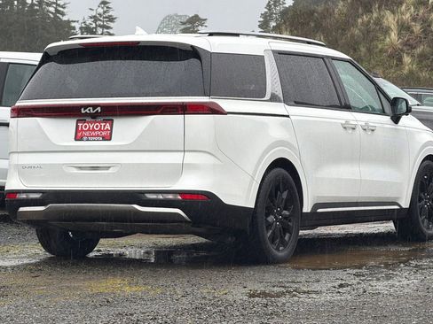 Used 2024 Kia Carnival SX Prestige image 4