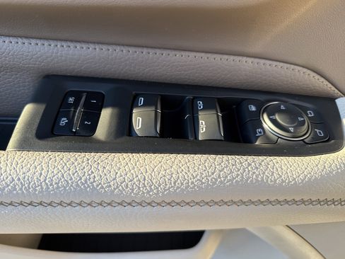 Used 2021 GMC Yukon Denali w/ Denali Ultimate Package image 15