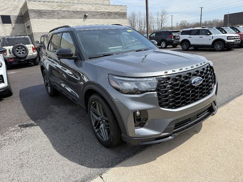 New 2026 Ford Explorer ST AWD/4WD image 3