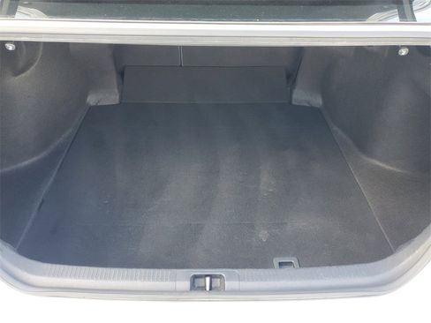 Used 2023 Toyota Camry SE image 8