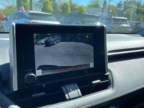 Certified 2025 Toyota RAV4 LE AWD/4WD image 28