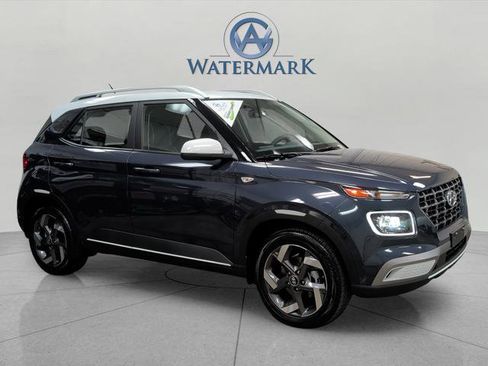 Used 2025 Hyundai Venue Limited FWD image 7