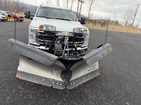 Used 2025 Ford F350 XLT w/ FX4 Off-Road Package image 2