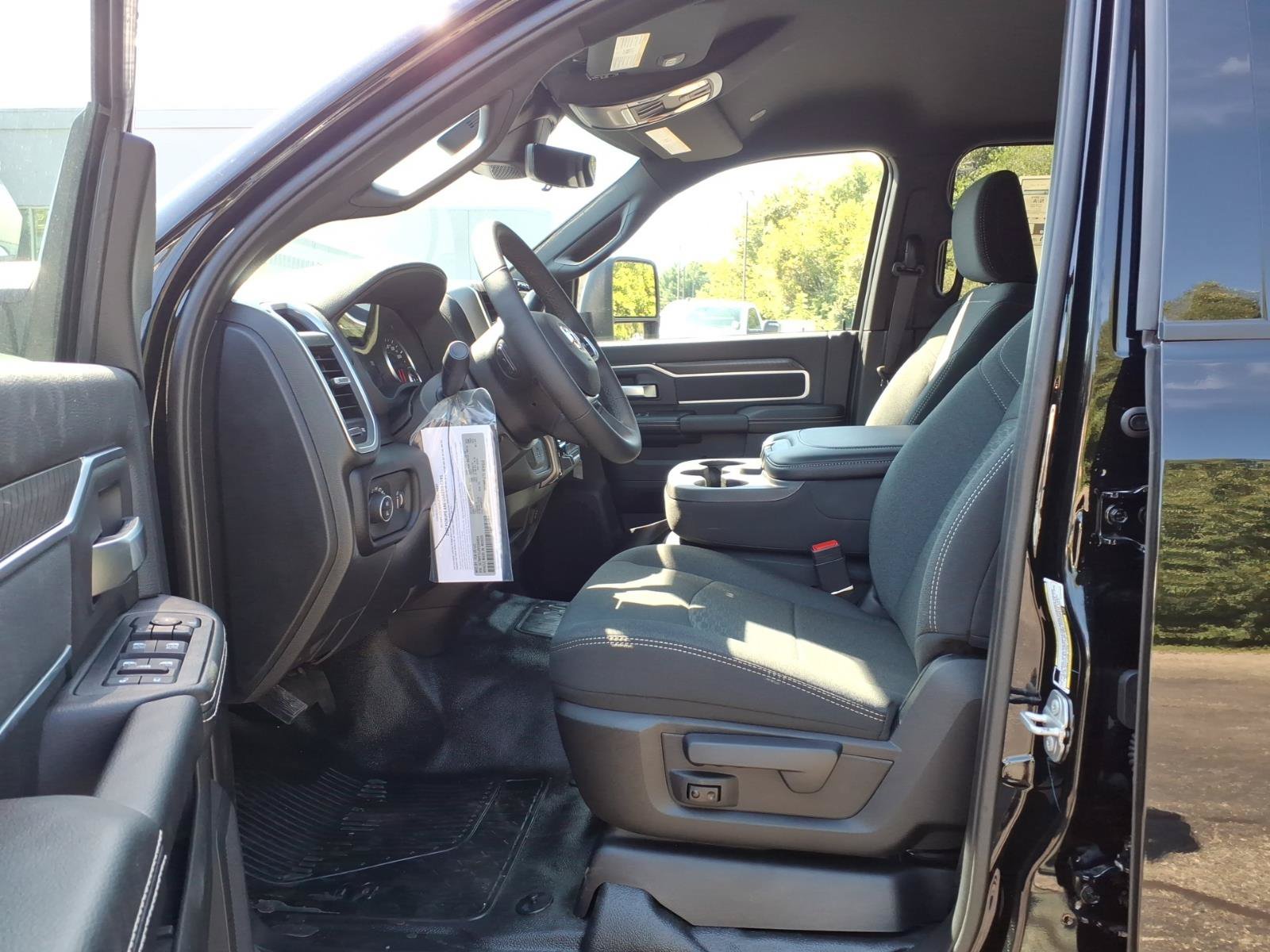 New 2027 RAM 3500 Big Horn AWD/4WD image 14