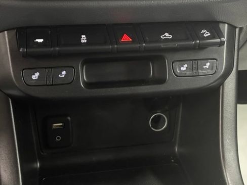 Used 2018 Chevrolet Colorado Z71 AWD/4WD image 28