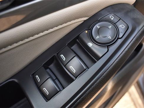 Certified 2022 Chevrolet Traverse LS image 20