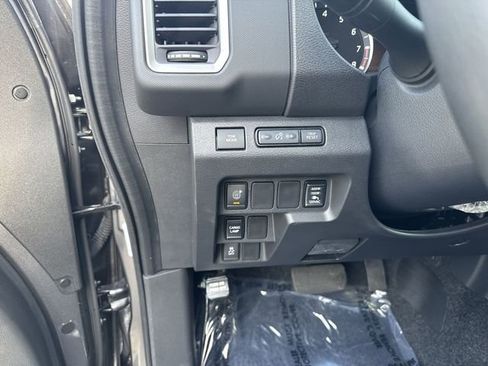 Used 2024 Nissan Frontier SV w/ SV Convenience Package image 24