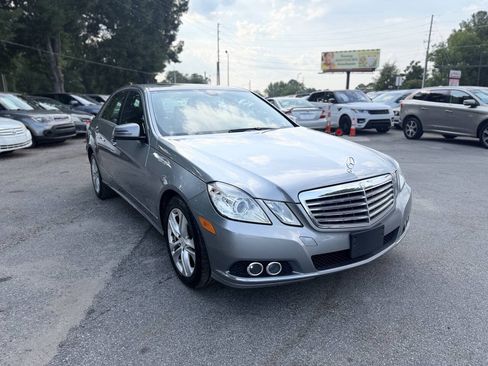 Used 2011 Mercedes-Benz E 350 4MATIC Sedan image 3