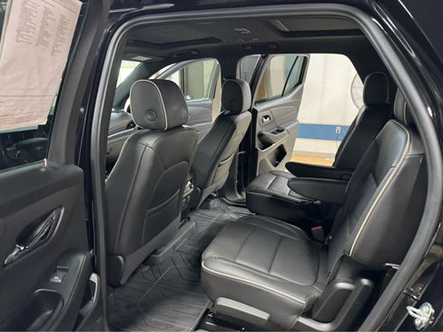 Certified 2023 Chevrolet Traverse Premier w/ LPO, Floor Liner Package image 15