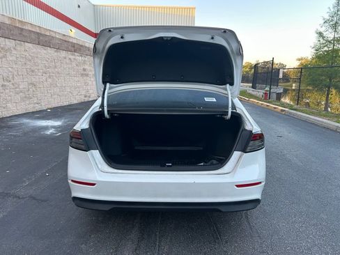 Used 2023 Honda Accord EX image 10