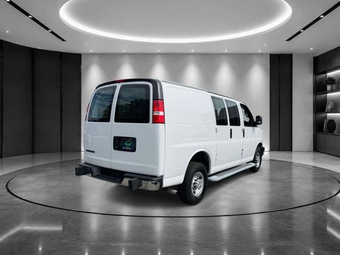 Used 2022 Chevrolet Express 2500 w/ Driver Convenience Package RWD image 5