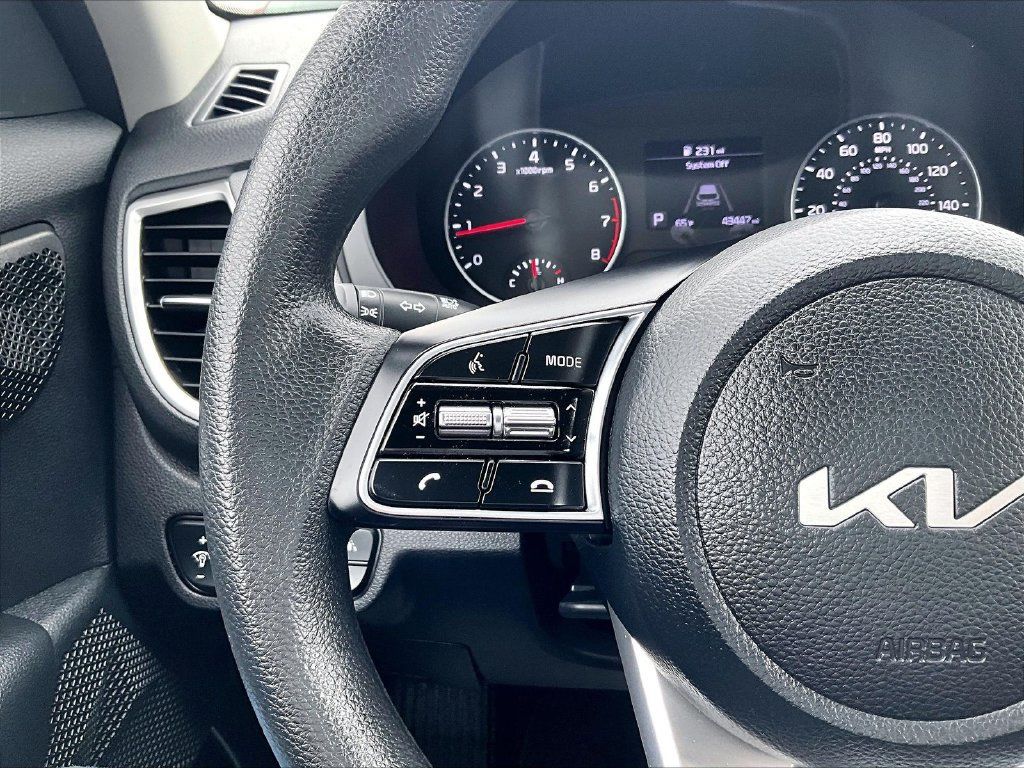 Used 2023 Kia Seltos LX AWD/4WD image 19