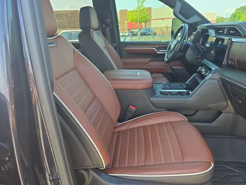 Used 2024 GMC Sierra 2500 Denali Ultimate AWD/4WD image 10