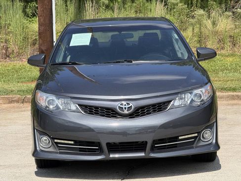 Used 2012 Toyota Camry SE FWD image 4